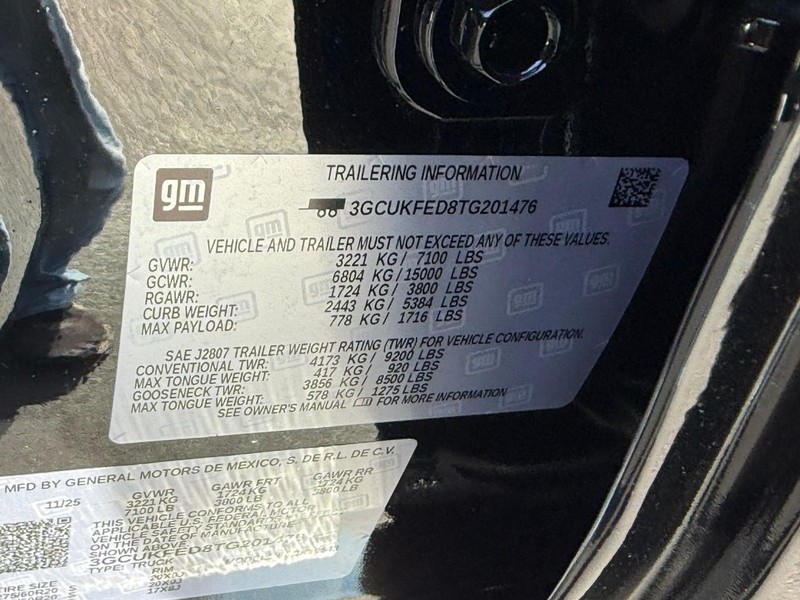 Chevrolet Silverado 1500 Vehicle Full-screen Gallery Image 17