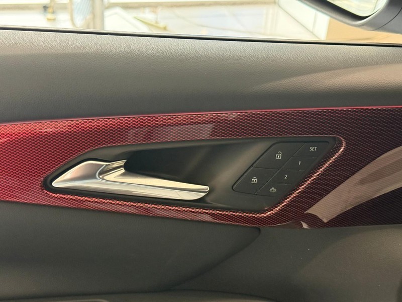 Chevrolet Traverse Vehicle Full-screen Gallery Image 7