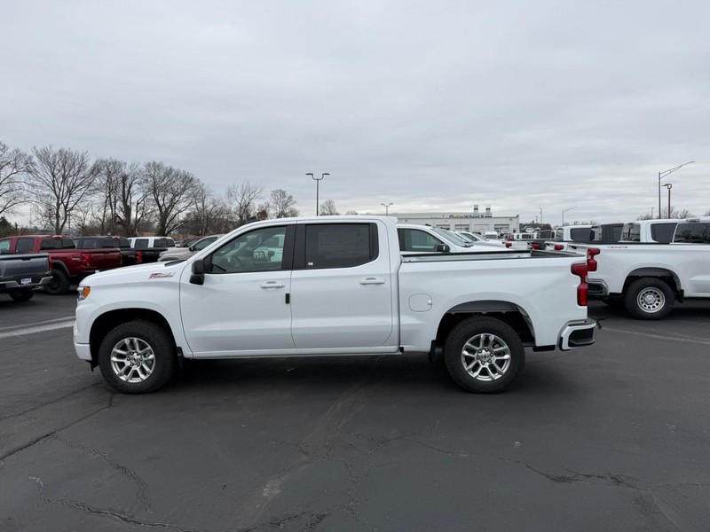 Chevrolet Silverado 1500 Vehicle Full-screen Gallery Image 2