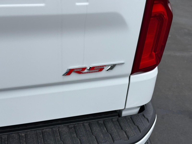 Chevrolet Silverado 1500 Vehicle Full-screen Gallery Image 5