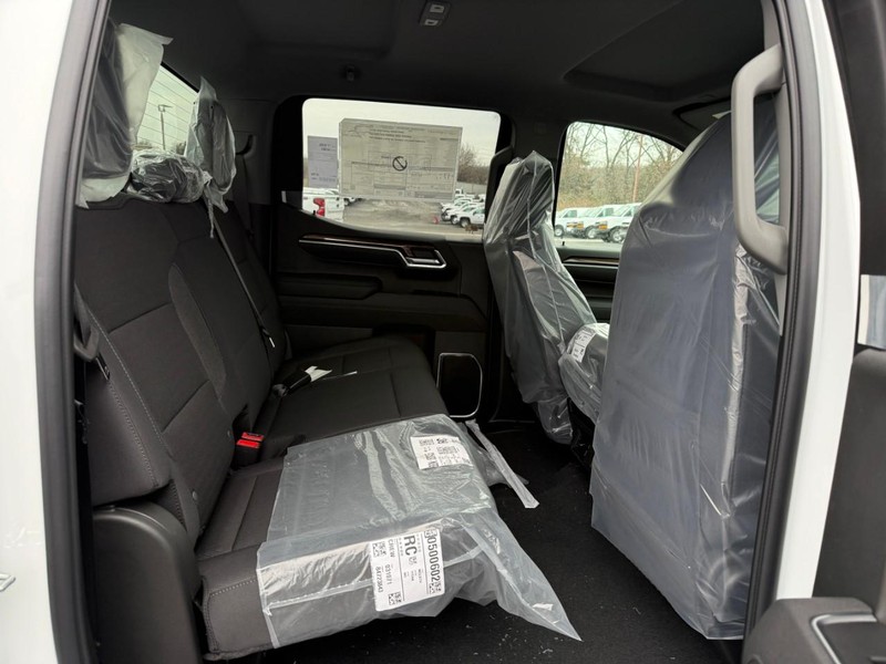 Chevrolet Silverado 1500 Vehicle Full-screen Gallery Image 6