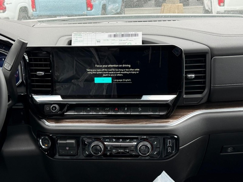 Chevrolet Silverado 1500 Vehicle Full-screen Gallery Image 9