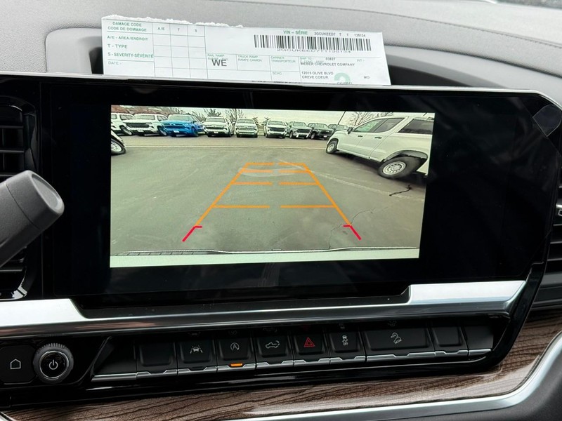 Chevrolet Silverado 1500 Vehicle Full-screen Gallery Image 15