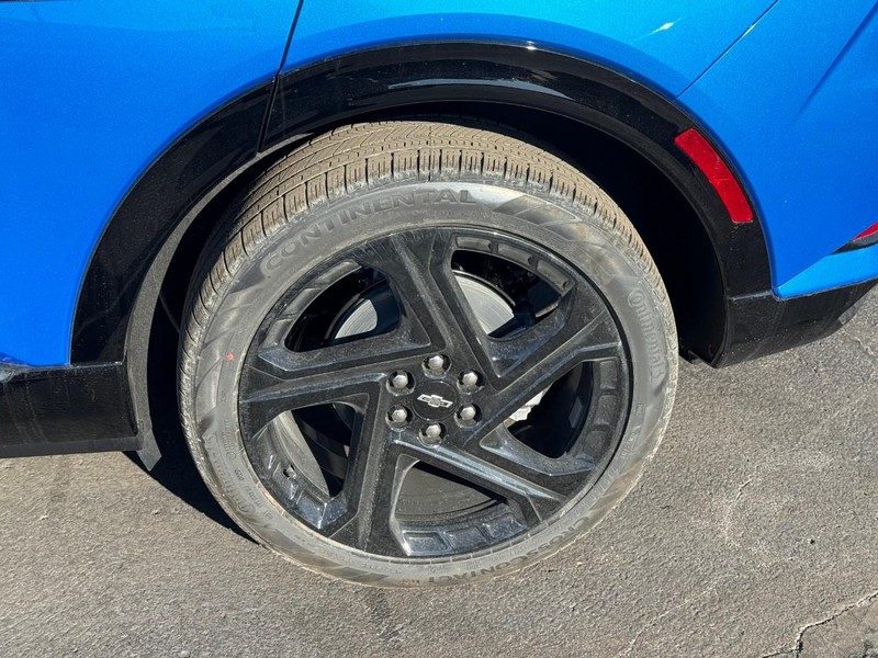 Chevrolet Equinox EV Vehicle Full-screen Gallery Image 4