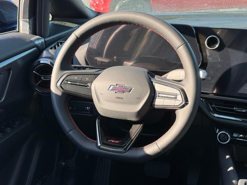 Chevrolet Equinox EV Vehicle Full-screen Gallery Image 7