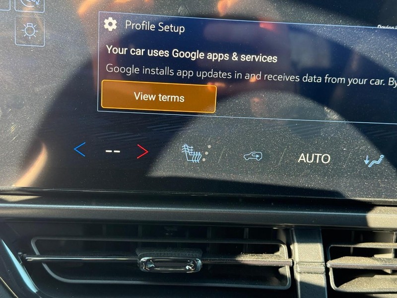 Chevrolet Equinox EV Vehicle Full-screen Gallery Image 13