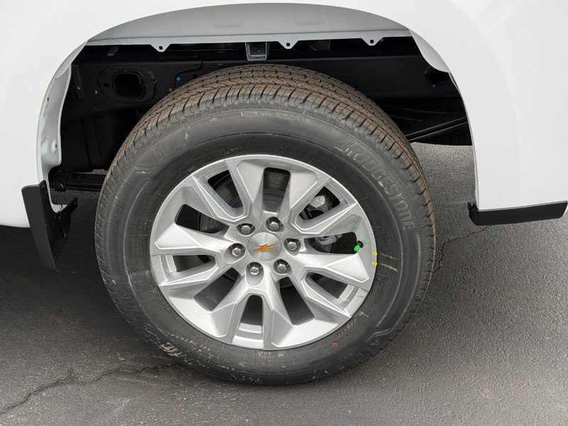 Chevrolet Silverado 1500 Vehicle Full-screen Gallery Image 4