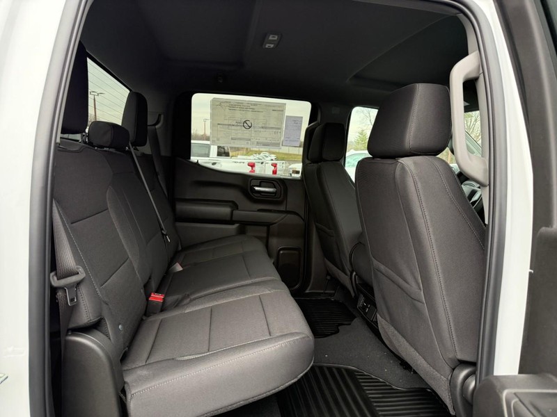 Chevrolet Silverado 1500 Vehicle Full-screen Gallery Image 7