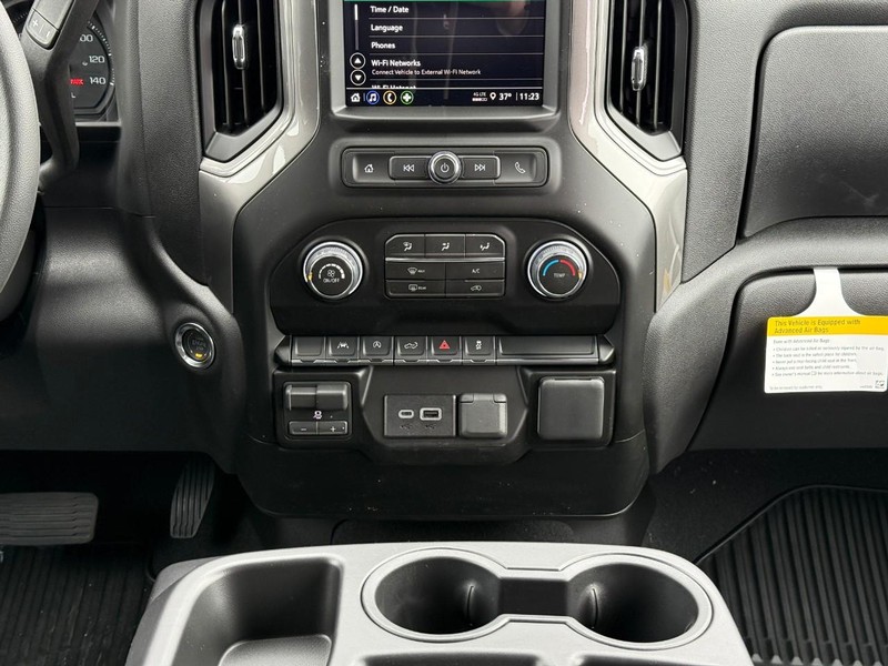 Chevrolet Silverado 1500 Vehicle Full-screen Gallery Image 11