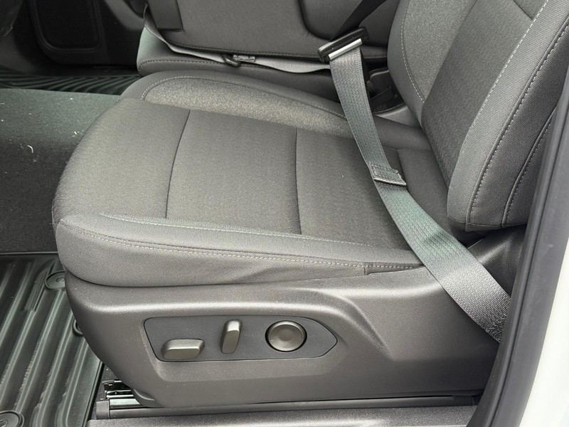 Chevrolet Silverado 1500 Vehicle Full-screen Gallery Image 13