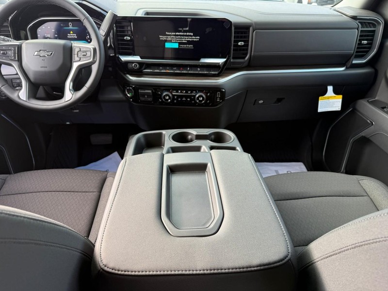 Chevrolet Silverado 1500 Vehicle Full-screen Gallery Image 6