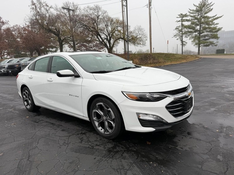 Chevrolet Malibu Vehicle Full-screen Gallery Image 8