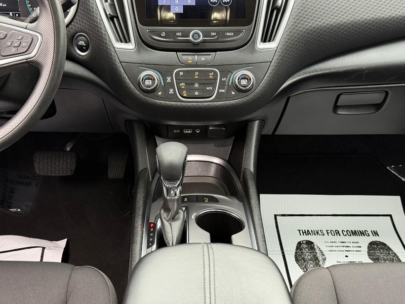 Chevrolet Malibu Vehicle Full-screen Gallery Image 14