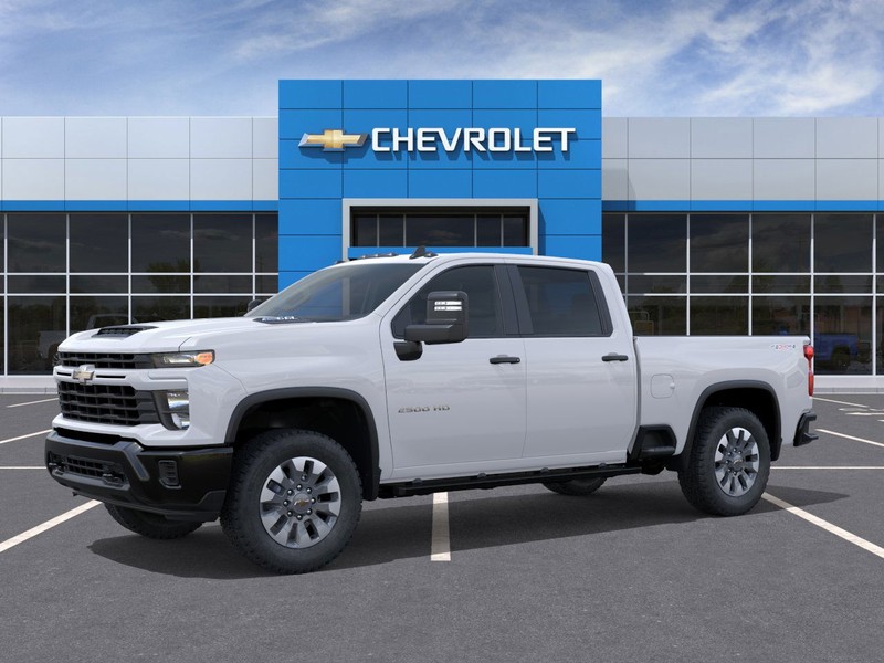 Chevrolet Silverado 2500HD Vehicle Full-screen Gallery Image 2