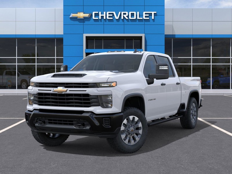 Chevrolet Silverado 2500HD Vehicle Full-screen Gallery Image 6