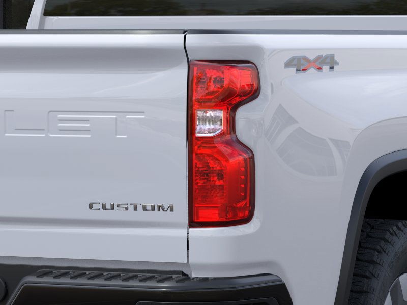 Chevrolet Silverado 2500HD Vehicle Full-screen Gallery Image 11