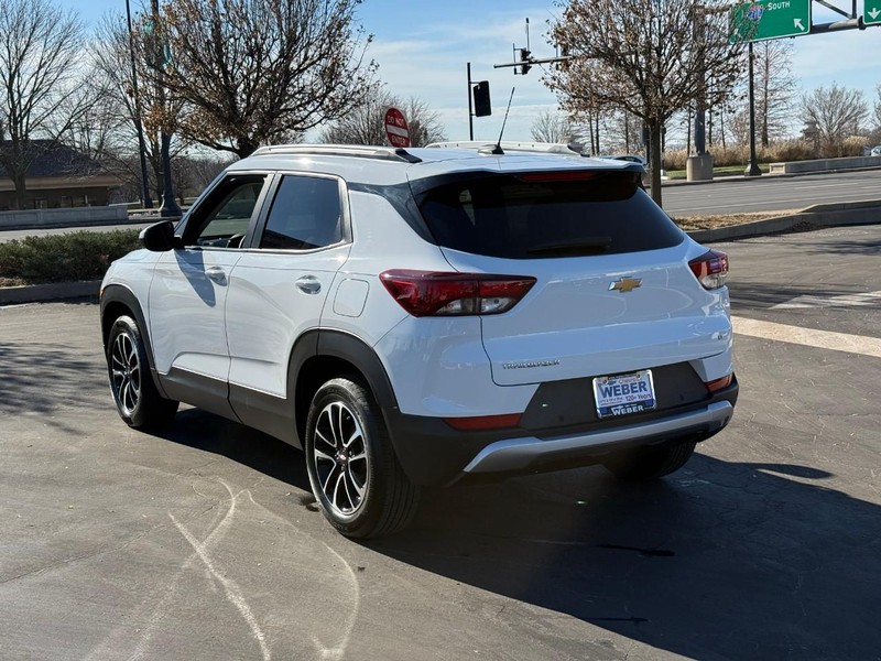 Chevrolet TrailBlazer Vehicle Full-screen Gallery Image 3