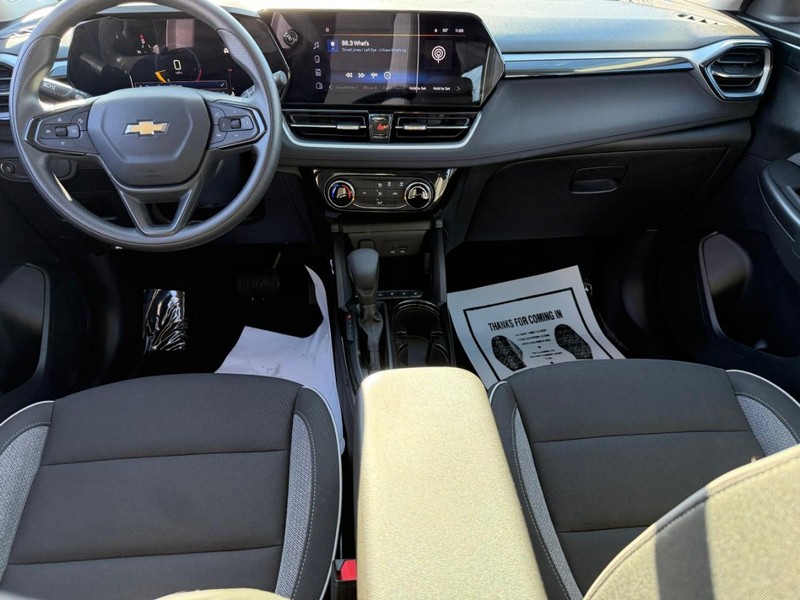Chevrolet TrailBlazer Vehicle Full-screen Gallery Image 12