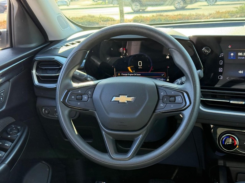 Chevrolet TrailBlazer Vehicle Full-screen Gallery Image 13