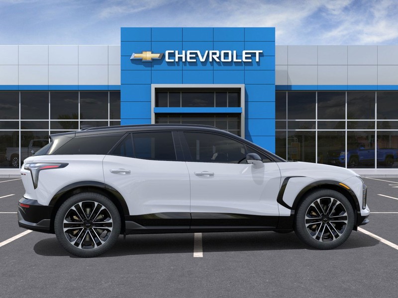 Chevrolet Blazer EV Vehicle Full-screen Gallery Image 5