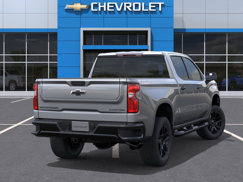 Chevrolet Silverado 1500 Vehicle Full-screen Gallery Image 4