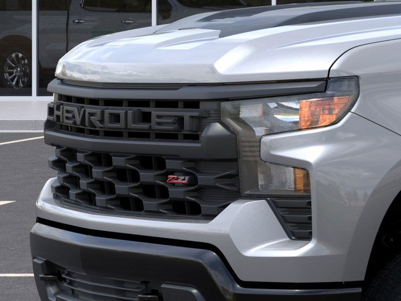 Chevrolet Silverado 1500 Vehicle Full-screen Gallery Image 13