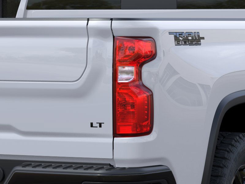 Chevrolet Silverado 2500HD Vehicle Full-screen Gallery Image 11