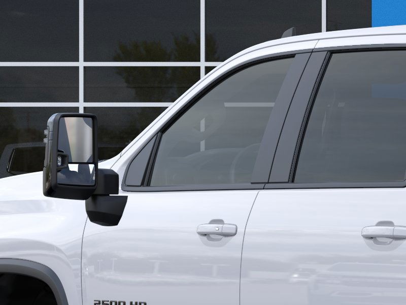 Chevrolet Silverado 2500HD Vehicle Full-screen Gallery Image 12