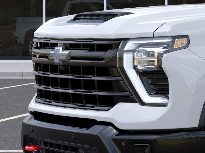 Chevrolet Silverado 2500HD Vehicle Full-screen Gallery Image 13