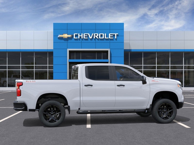 Chevrolet Silverado 1500 Vehicle Full-screen Gallery Image 5