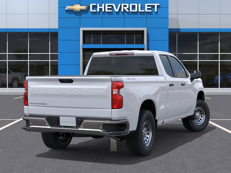 Chevrolet Silverado 1500 Vehicle Full-screen Gallery Image 4