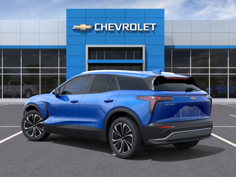 Chevrolet Blazer EV Vehicle Full-screen Gallery Image 3