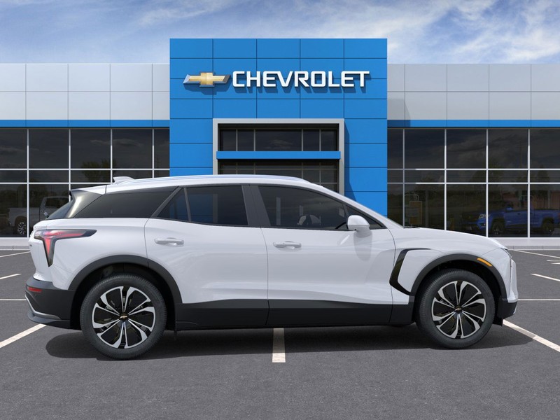Chevrolet Blazer EV Vehicle Full-screen Gallery Image 5