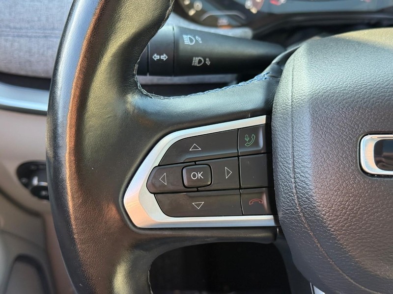 Jeep Compass Vehicle Full-screen Gallery Image 18