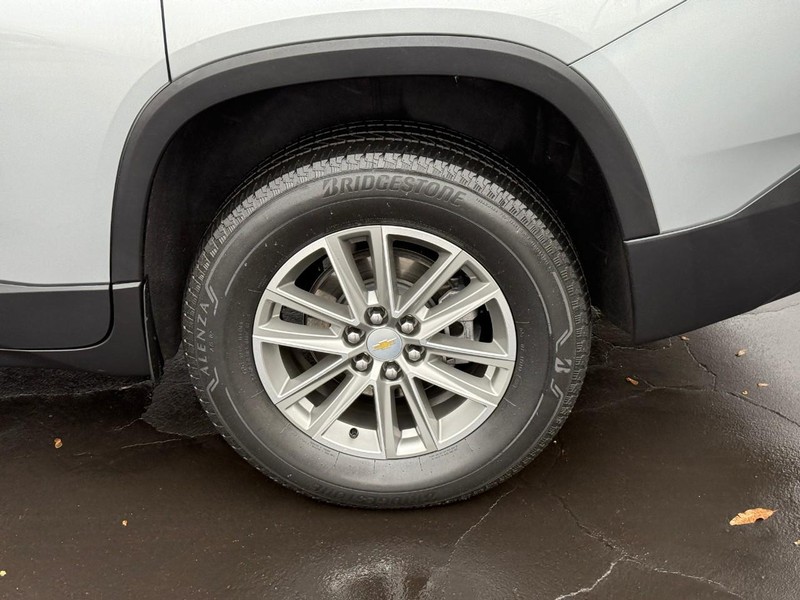Chevrolet Traverse Vehicle Full-screen Gallery Image 4
