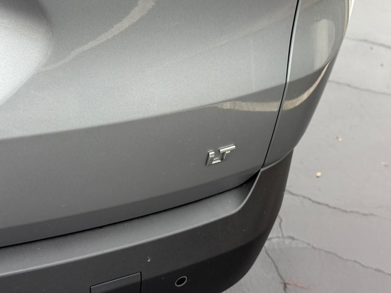 Chevrolet Traverse Vehicle Full-screen Gallery Image 5