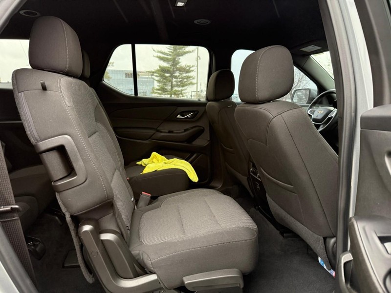 Chevrolet Traverse Vehicle Full-screen Gallery Image 11