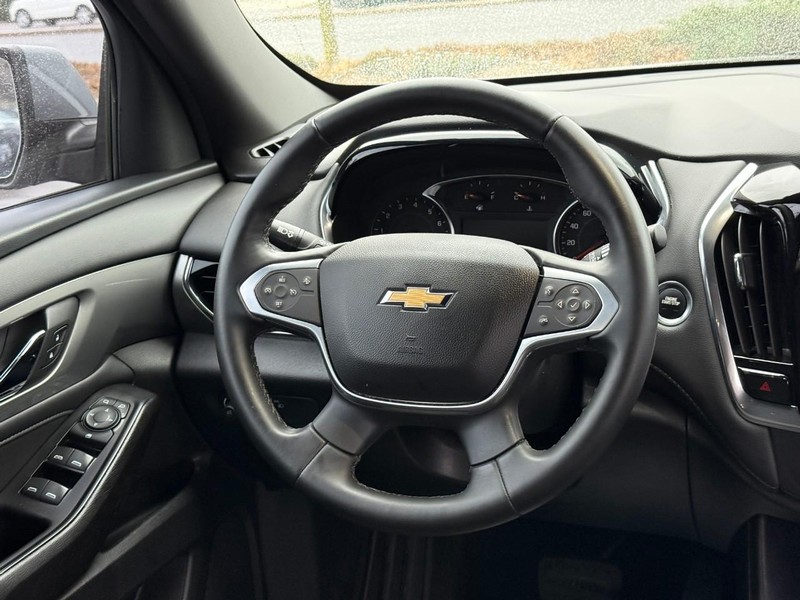 Chevrolet Traverse Vehicle Full-screen Gallery Image 14
