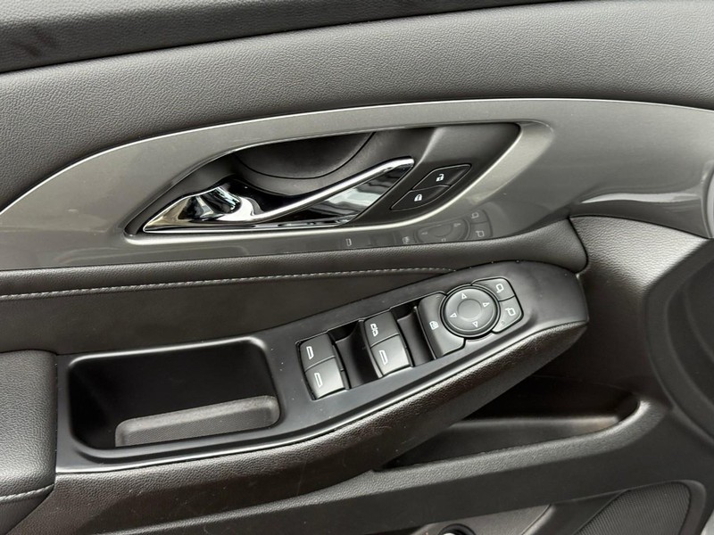 Chevrolet Traverse Vehicle Full-screen Gallery Image 17