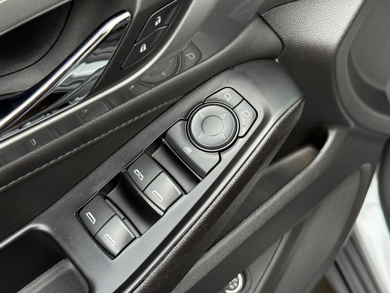 Chevrolet Traverse Vehicle Full-screen Gallery Image 18