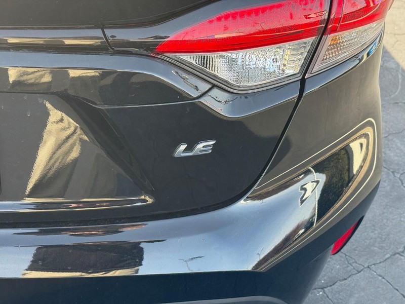 Toyota Corolla Vehicle Full-screen Gallery Image 5