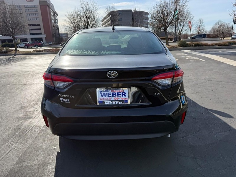 Toyota Corolla Vehicle Full-screen Gallery Image 7