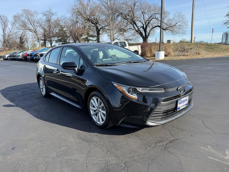 Toyota Corolla Vehicle Full-screen Gallery Image 9