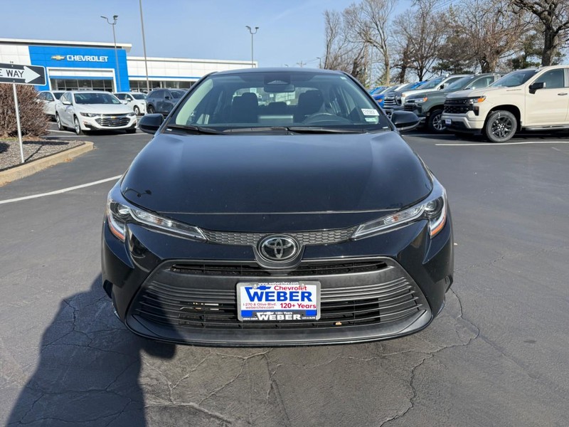 Toyota Corolla Vehicle Full-screen Gallery Image 10