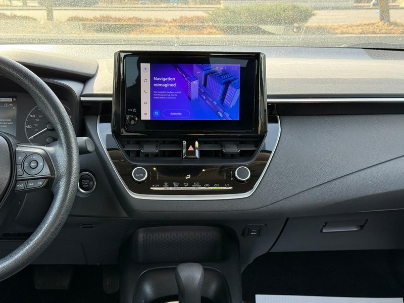 Toyota Corolla Vehicle Full-screen Gallery Image 14