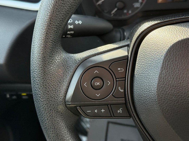 Toyota Corolla Vehicle Full-screen Gallery Image 18