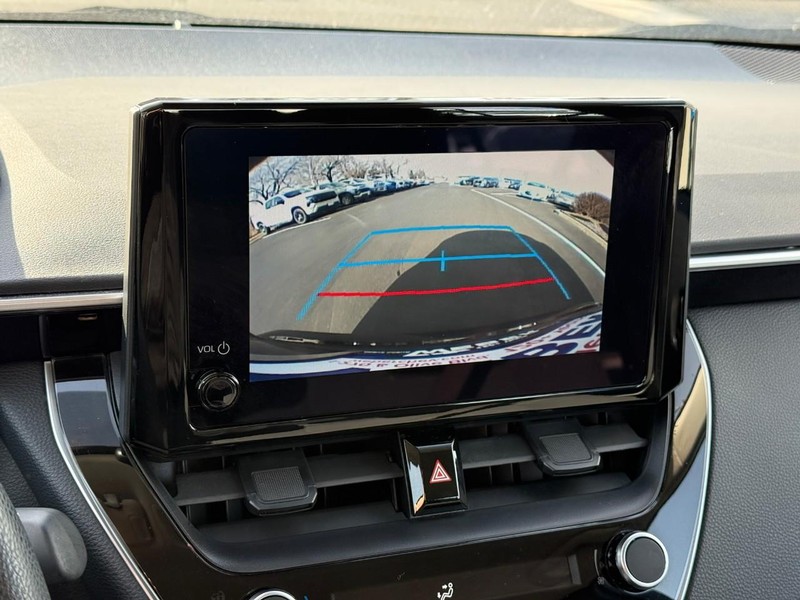 Toyota Corolla Vehicle Full-screen Gallery Image 21