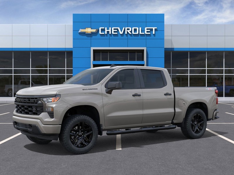 Chevrolet Silverado 1500 Vehicle Full-screen Gallery Image 2