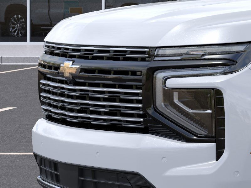 Chevrolet Suburban Vehicle Full-screen Gallery Image 13