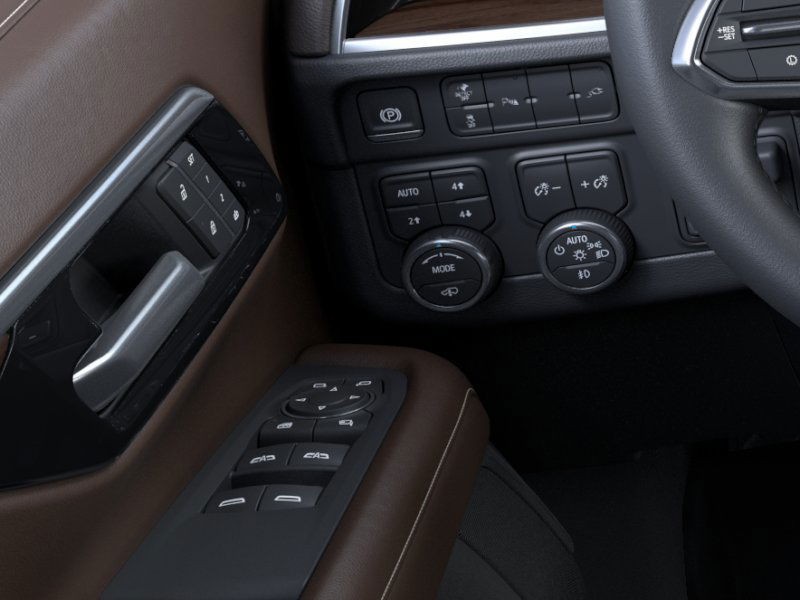 Chevrolet Suburban Vehicle Full-screen Gallery Image 22